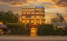 Fabhotel Siddharth Inn - Nr Siddharth Bunglows